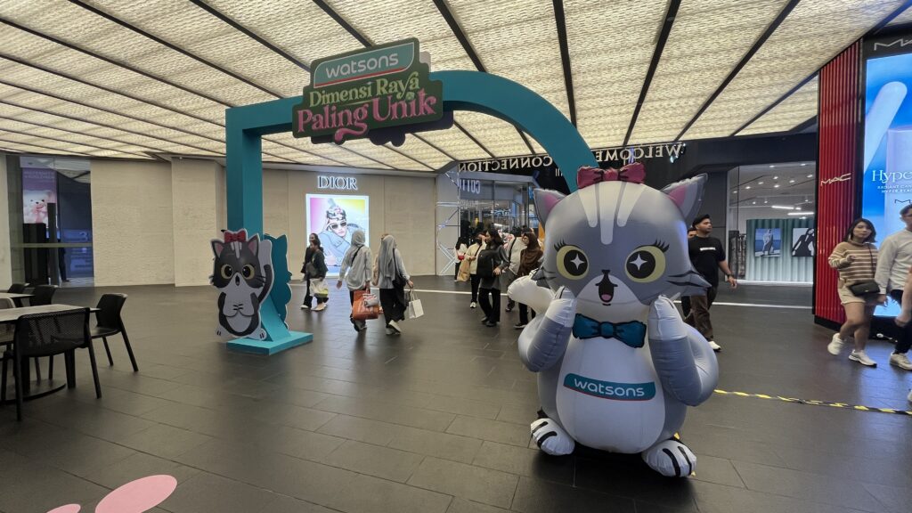 Watson Cat Inflatable Replica at Pavilion KL — photo 4
