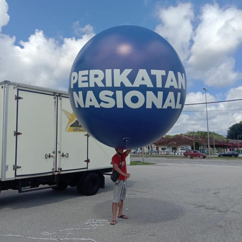 Giant Advertising Balloons — photo 12