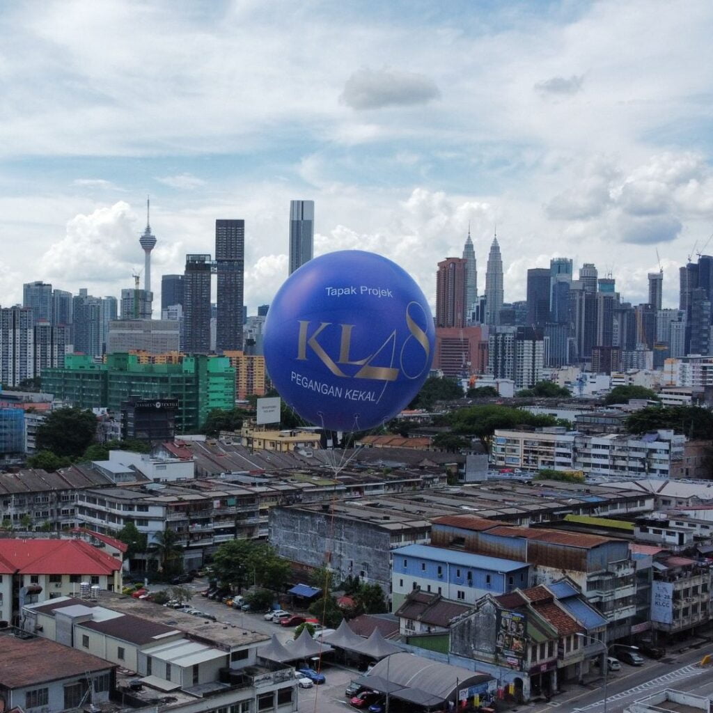 Giant Advertising Balloons — photo 17