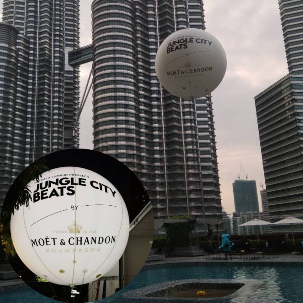 Giant Advertising Balloons — photo 23
