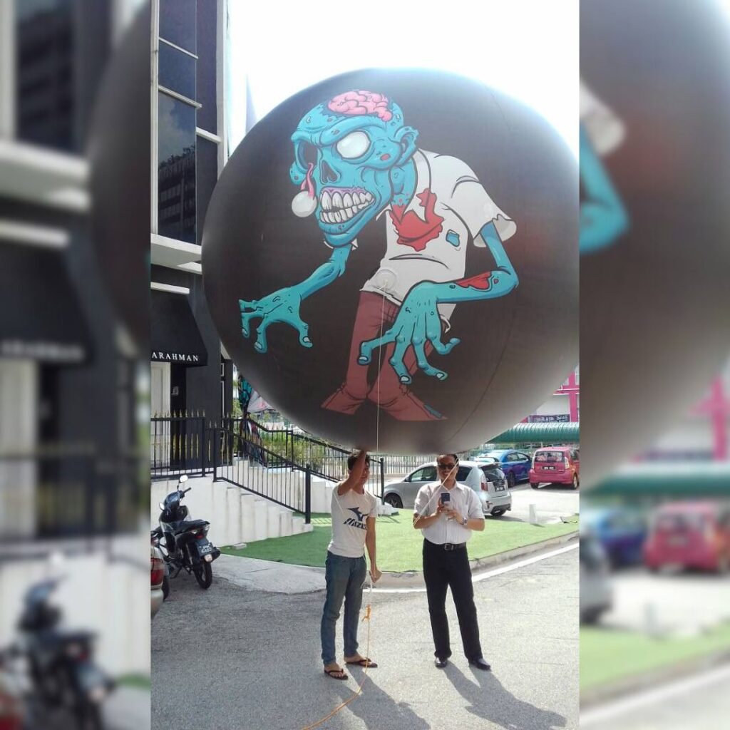 Giant Advertising Balloons — photo 33