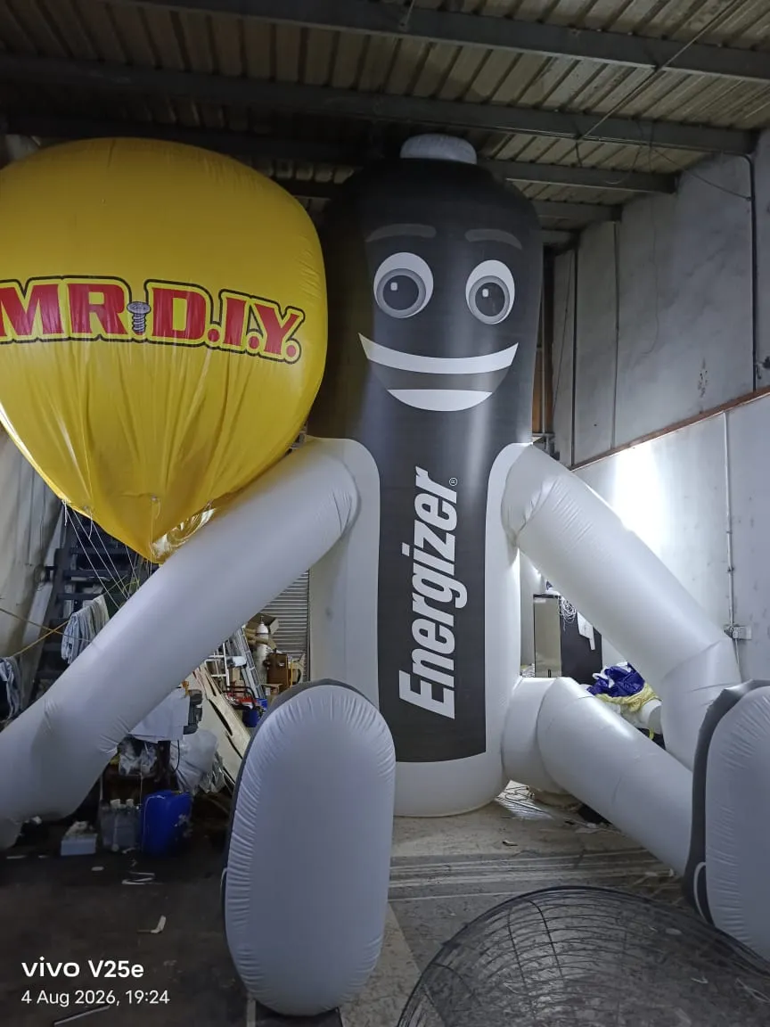 12ft Energizer Battery Mascot Inflatable Replica at One Utama, KL — photo 3