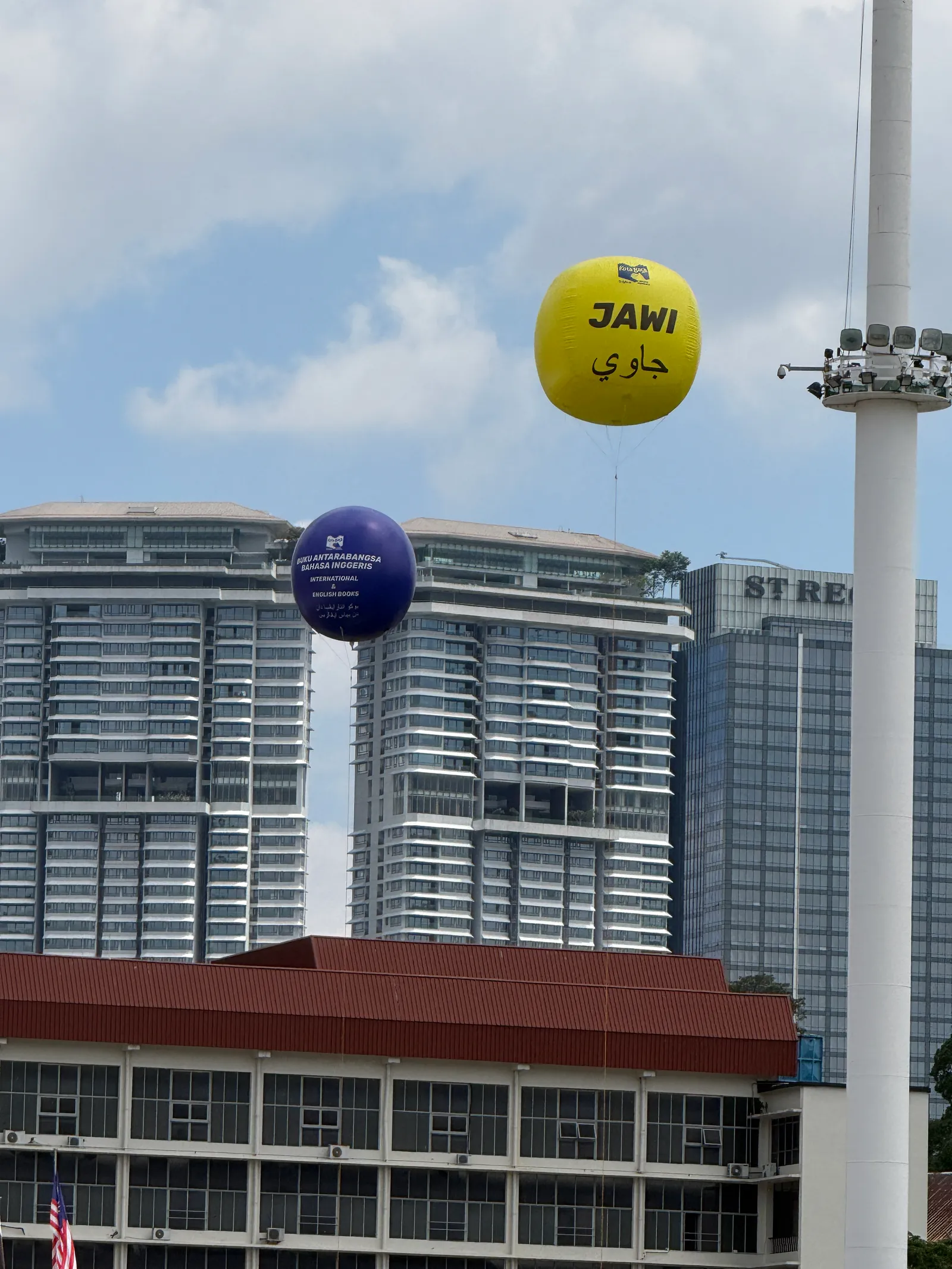5 Giant Helium Advertising Balloons at Kota Baca, Dataran Merdeka KL — photo 4