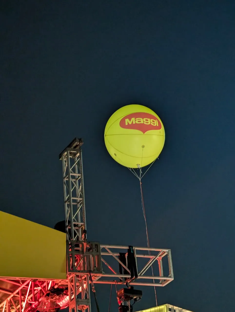 7ft Lit Giant Helium Balloon for Maggi's Keretapi Sarong 2026 at TRX — photo 10