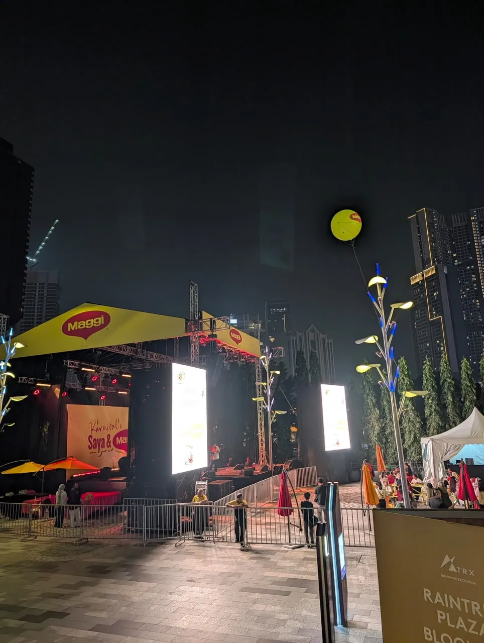 7ft Lit Giant Helium Balloon for Maggi's Keretapi Sarong 2026 at TRX — photo 4