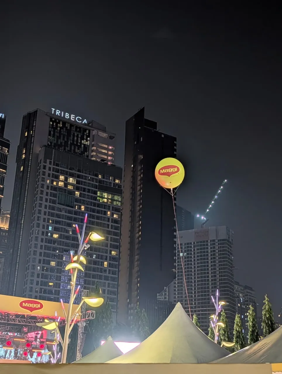 7ft Lit Giant Helium Balloon for Maggi's Keretapi Sarong 2026 at TRX — photo 3