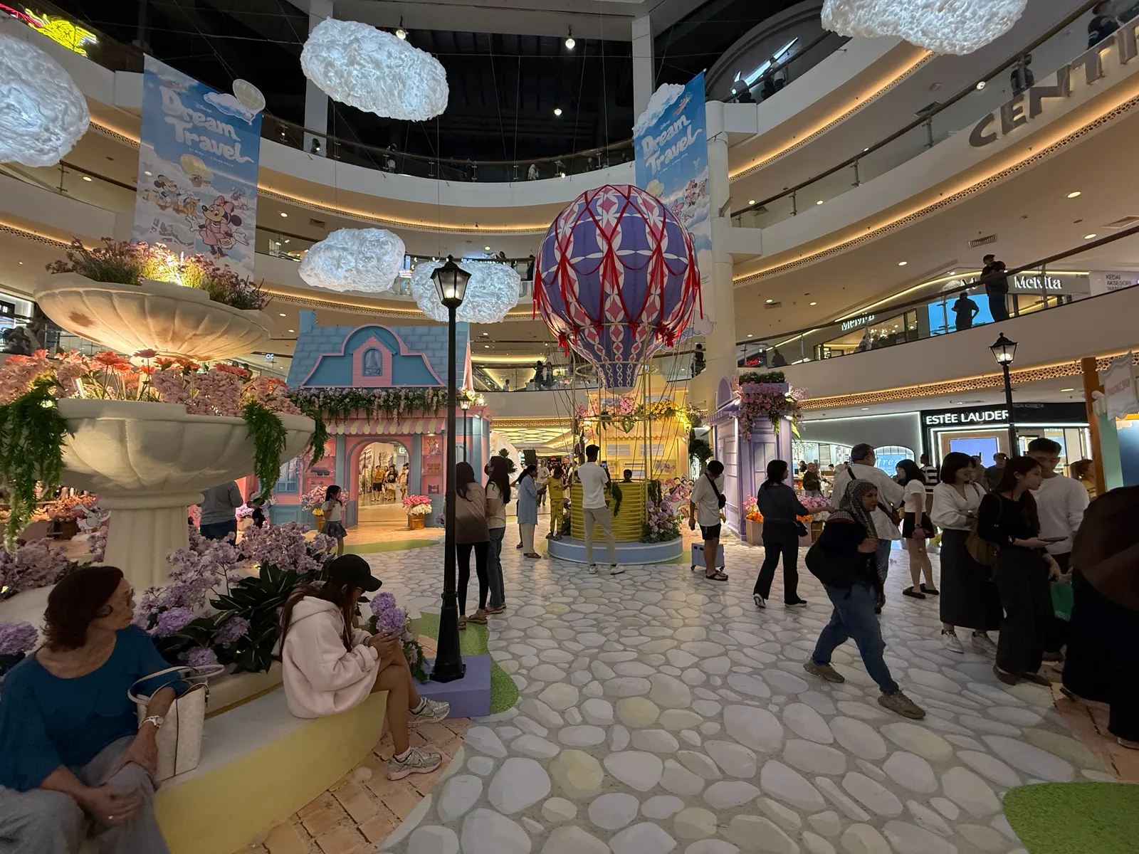 Hot Air Balloon Replica at Mid Valley Megamall's Disney Dream Travel — photo 1