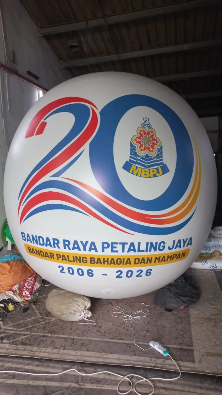 Belon Helium Gergasi Berlampu untuk Ulang Tahun ke-20 Petaling Jaya — photo 2