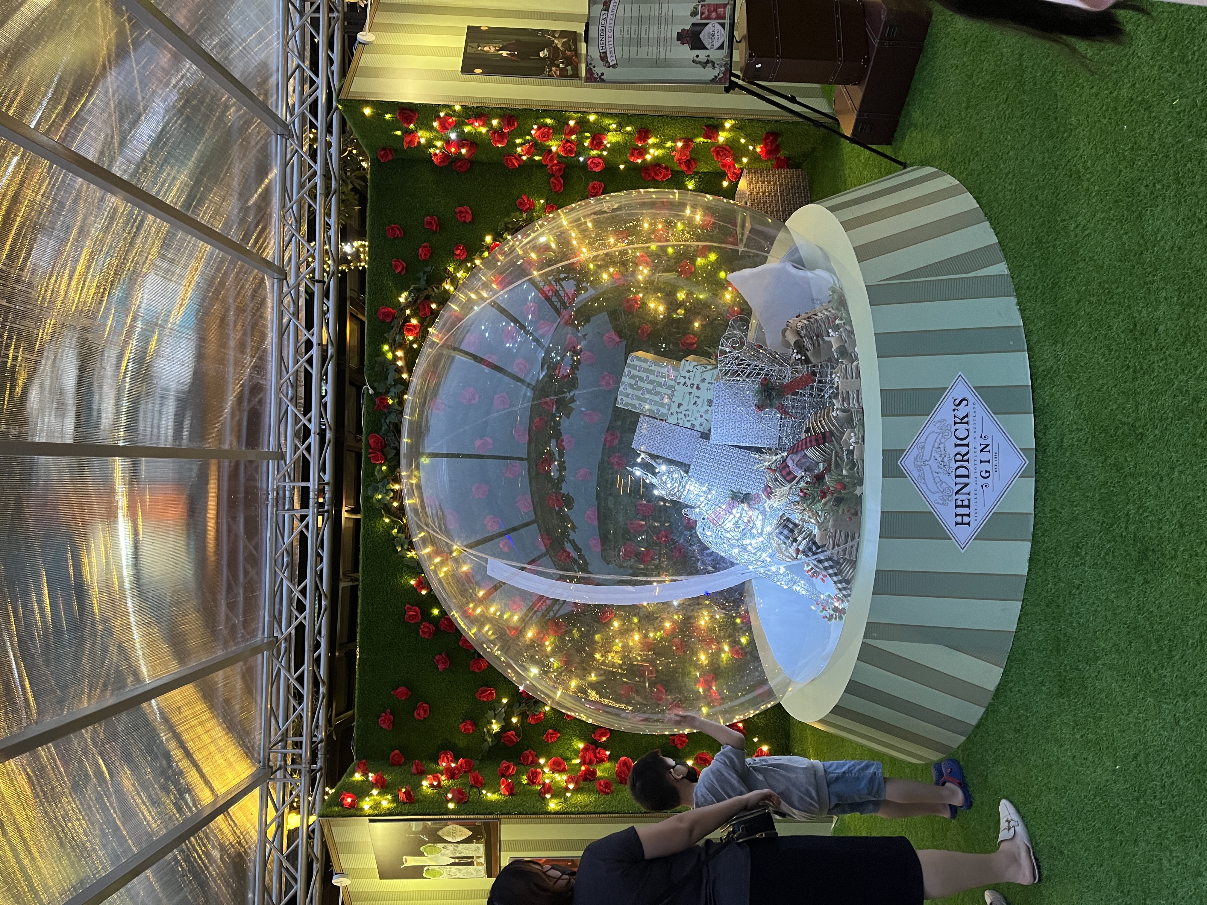 Hendricks Christmas Hot Air Balloon Replica