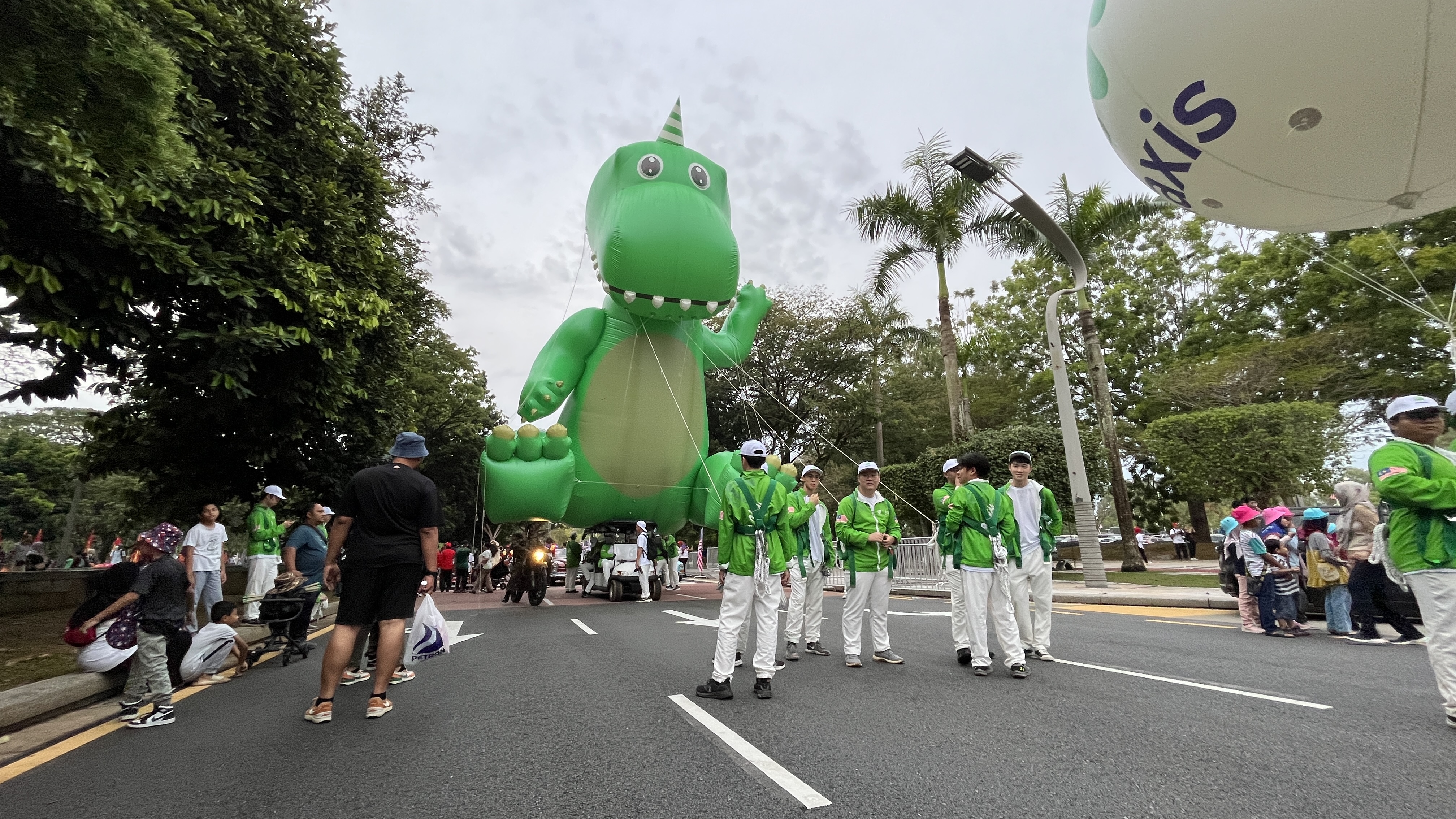 Maxis Dinocorn Merdeka 8