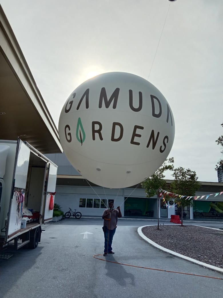 Luge Blimp and 7 Advertising Balloons at Gamuda Gardens
