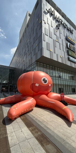 Maskot Inflatable Gergasi