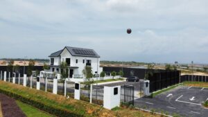 Giant Advertising Balloon at Bandar Bukit Raja, Klang Giant Advertising Balloon at Bandar Bukit Raja, Klang