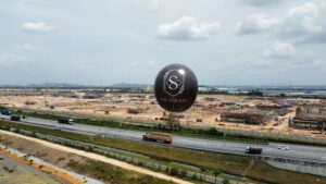 Giant Advertising Balloon at Bandar Bukit Raja, Klang Giant Advertising Balloon at Bandar Bukit Raja, Klang