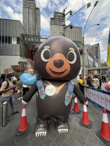 Visit Malaysia Sun Bears Inflatable Mascots Installed at Pavilion KL for Music Night Run VM2026