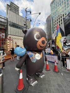 Visit Malaysia Sun Bears Inflatable Mascots Installed at Pavilion KL for Music Night Run VM2026