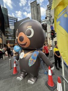Visit Malaysia Sun Bears Inflatable Mascots Installed at Pavilion KL for Music Night Run VM2026